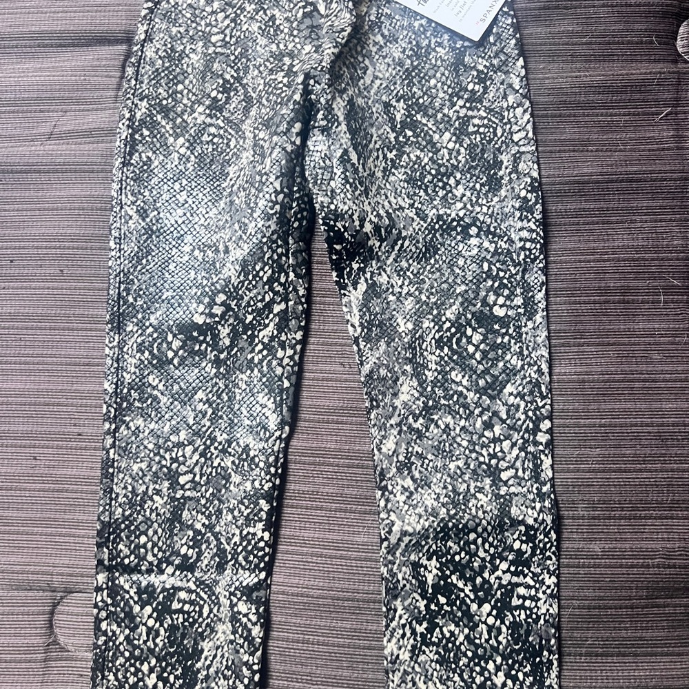 SPANX Black and White legging